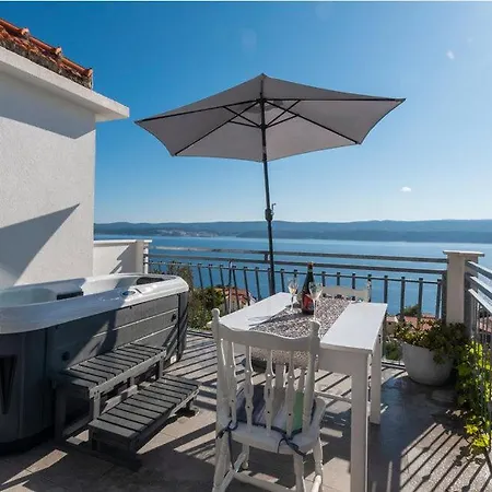 House Summer Dream With Jacuzzi