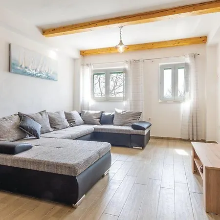House Summer Dream With Jacuzzi Дом отдыха Stanici